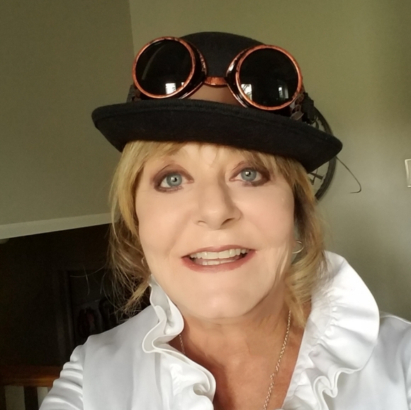 Meet your Posher, C. Ann - Picture 6 of 9